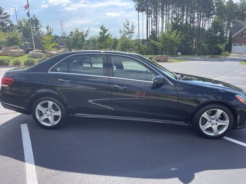 Used 2014 Mercedes-Benz E 350 4MATIC Sedan image 5