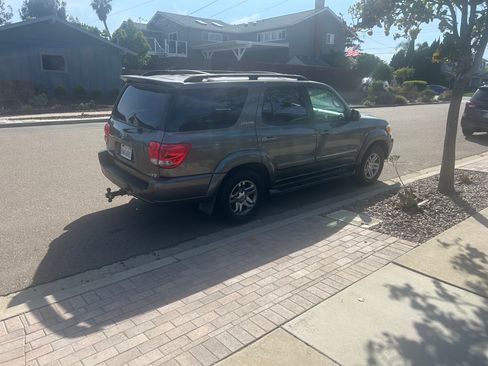 Used 2007 Toyota Sequoia Limited image 5