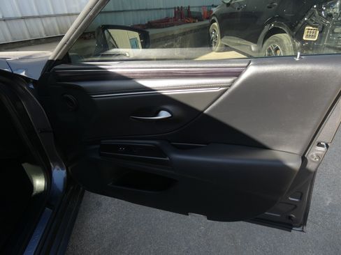 Used 2019 Lexus ES 350 F Sport image 18