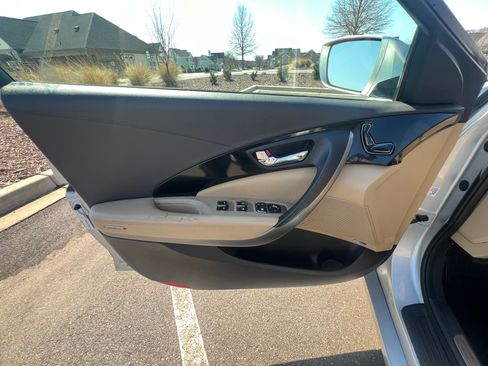 Used 2012 Hyundai Azera image 12