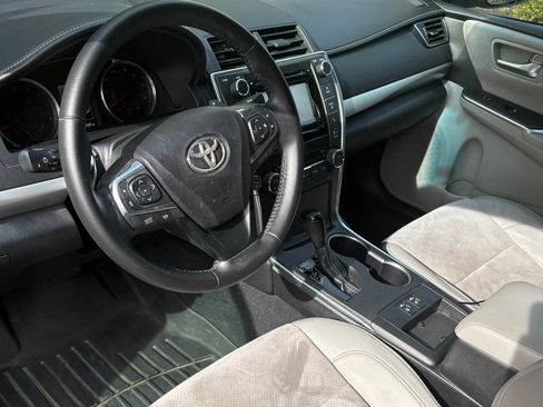 Used 2015 Toyota Camry XSE w/ Moonroof Package image 8