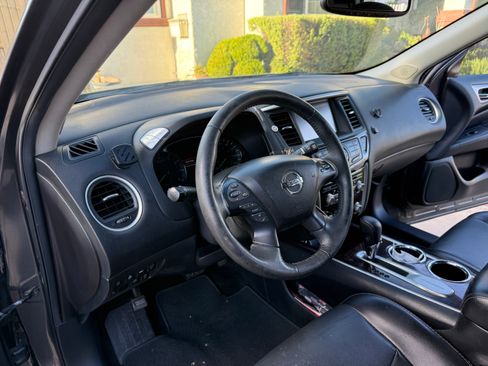 Used 2015 Nissan Pathfinder Platinum w/ Cargo Package FWD image 24