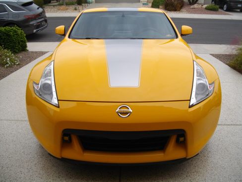 Used 2009 Nissan 370Z Touring w/ Sport Pkg image 8