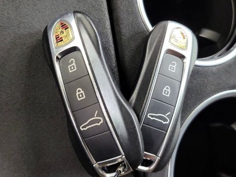 Used 2019 Porsche Panamera GTS image 21