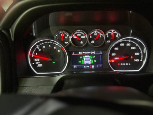 Used 2021 Chevrolet Silverado 1500 LT Trail Boss w/ Convenience Package II image 31