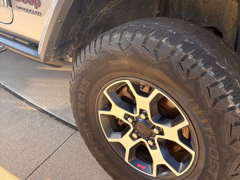 Used 2019 Jeep Wrangler Unlimited Rubicon AWD/4WD image 18
