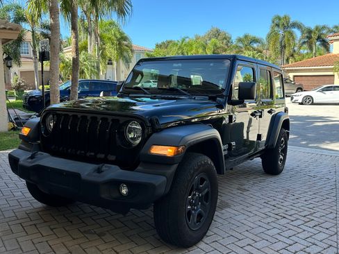 Used 2018 Jeep Wrangler Unlimited Sport image 2