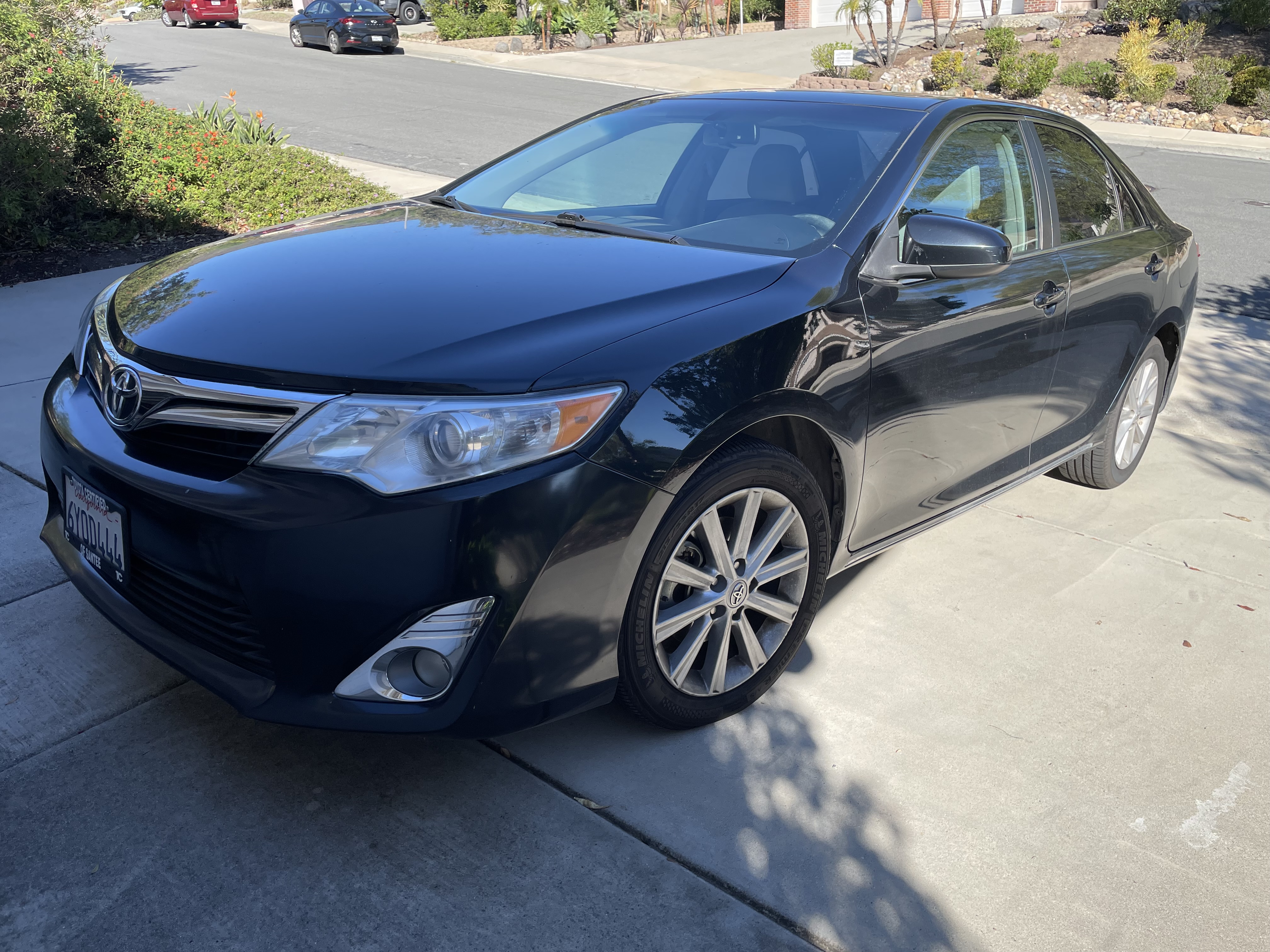 Used 2012 Toyota Camry XLE FWD image 2