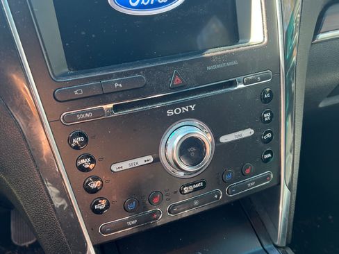 Used 2017 Ford Explorer Limited image 11