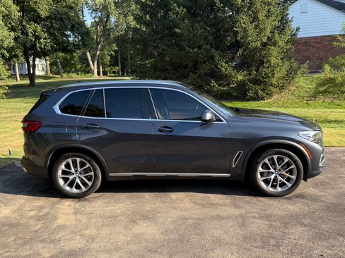 Used 2019 BMW X5 xDrive40i w/ Convenience Package AWD/4WD image 2