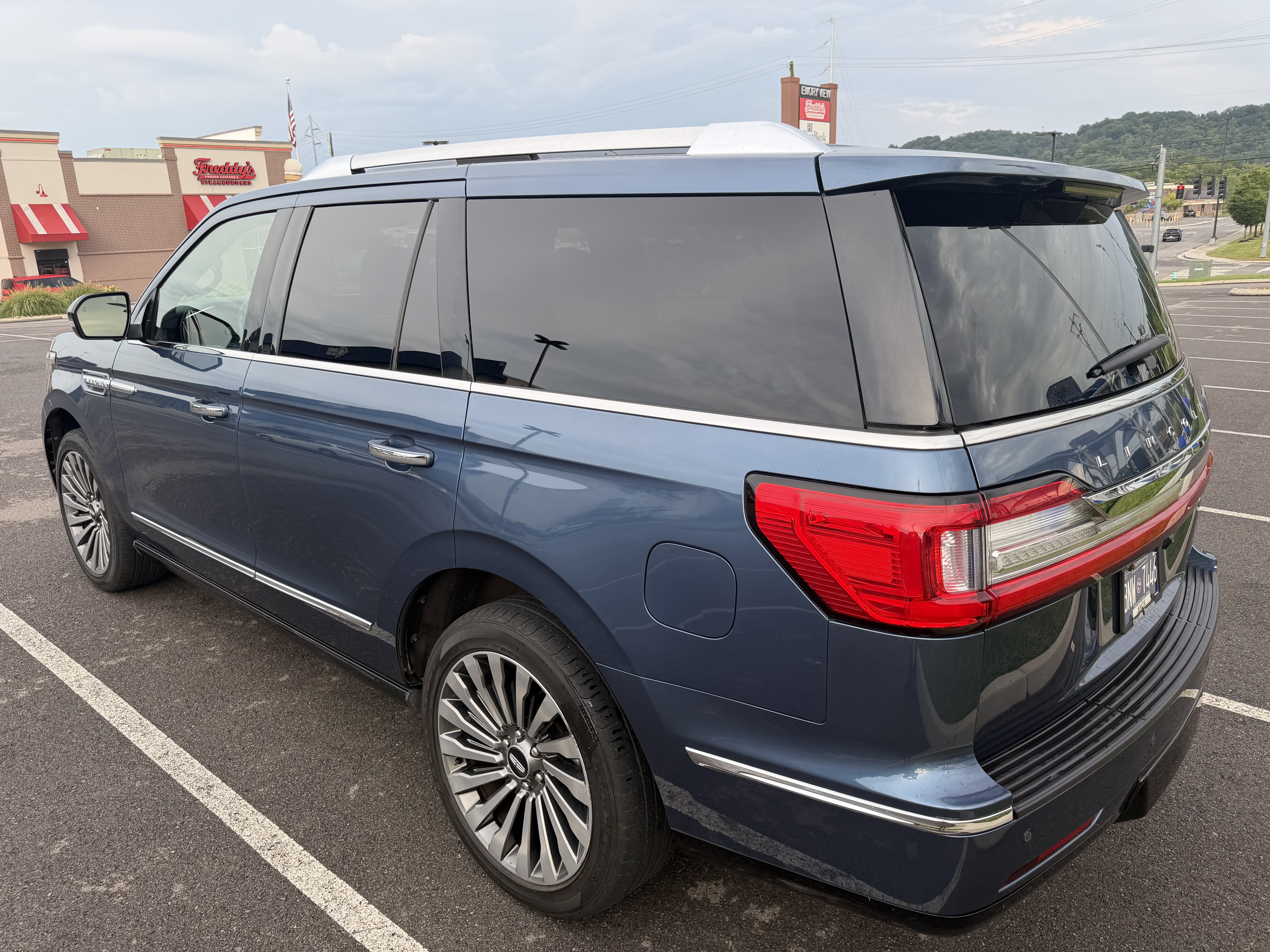 Used 2018 Lincoln Navigator Reserve AWD/4WD image 23