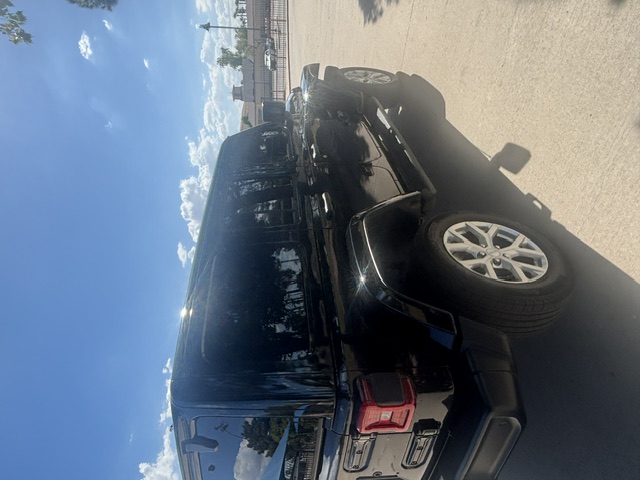 Used 2021 Jeep Wrangler Unlimited Sahara w/ Cold Weather Group AWD/4WD image 6
