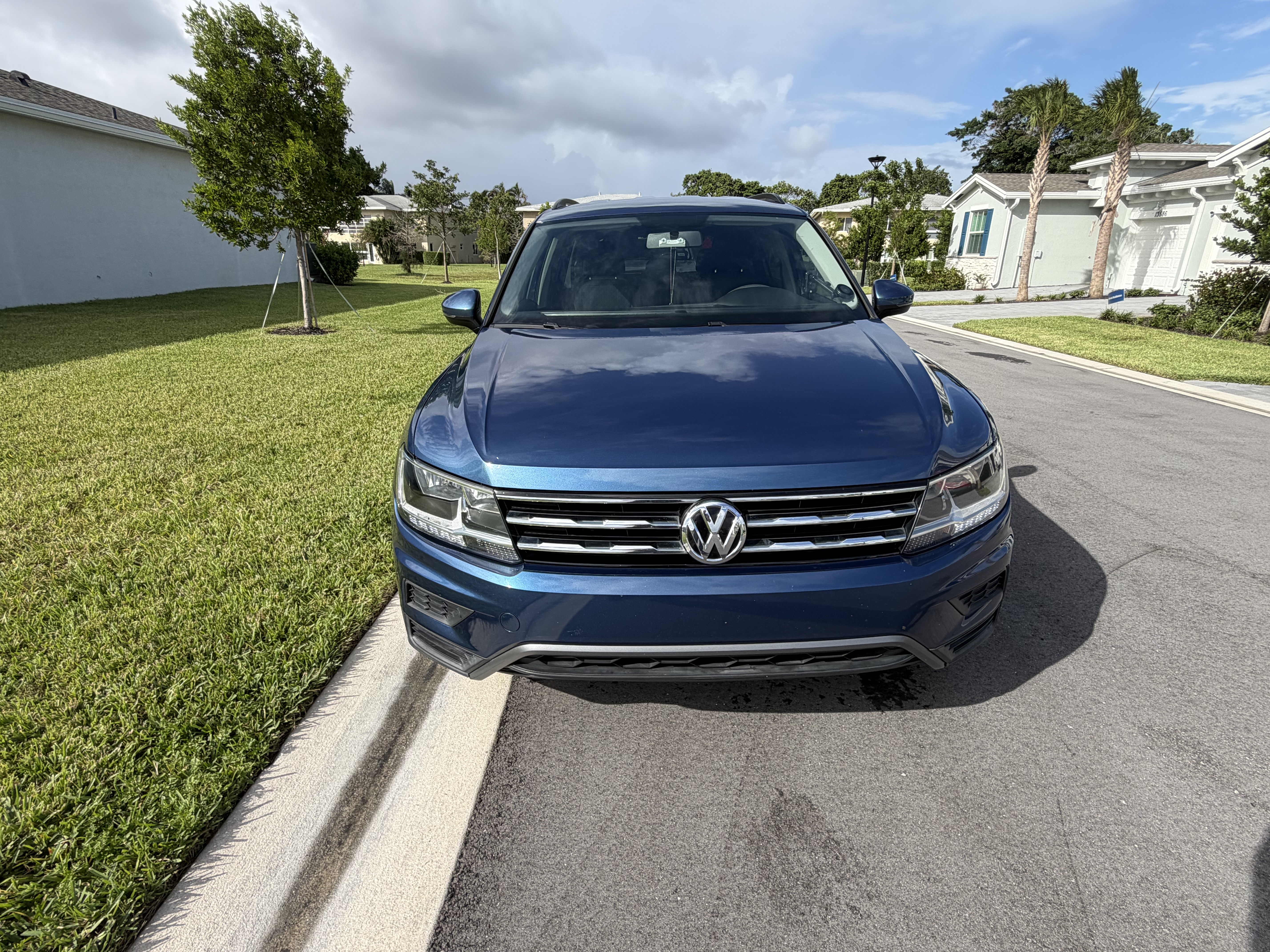 Used 2018 Volkswagen Tiguan S FWD image 2
