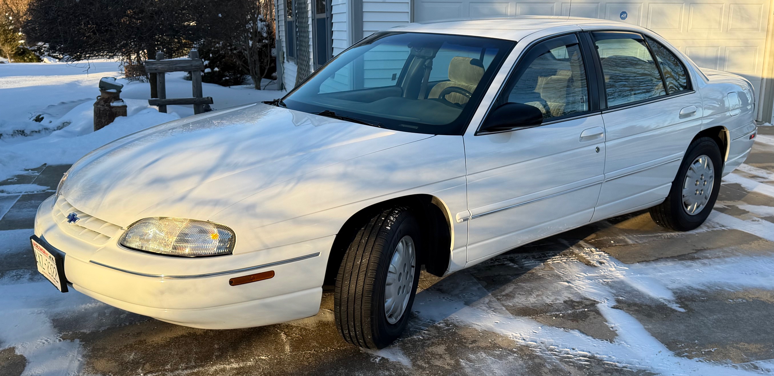 Used 1999 Chevrolet Lumina w/ Preferred Equipment Group FWD image 6