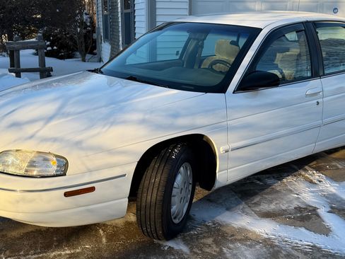 Used 1999 Chevrolet Lumina w/ Preferred Equipment Group FWD image 6