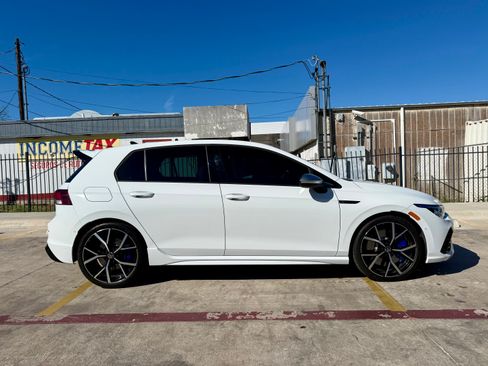 Used 2024 Volkswagen Golf R image 17