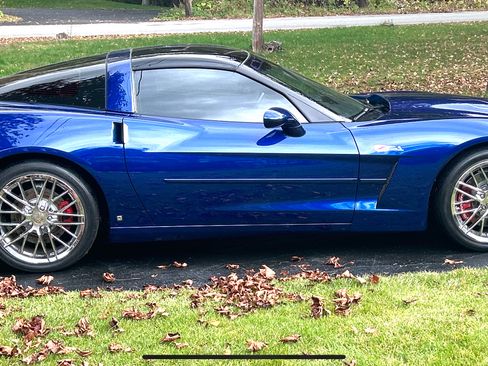 Used 2006 Chevrolet Corvette Coupe RWD image 12