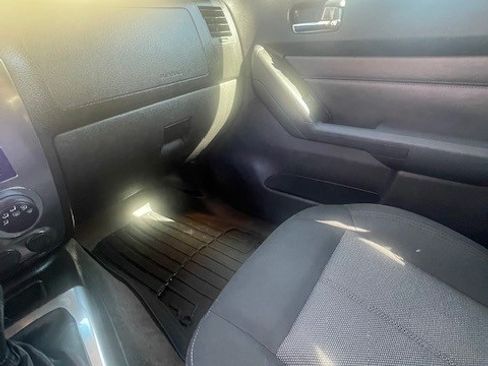 Used 2010 HUMMER H3 image 14