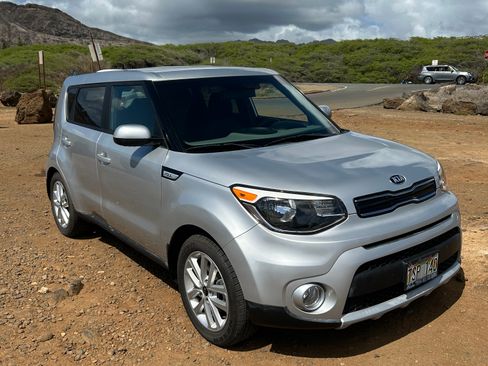 Used 2019 Kia Soul + image 1