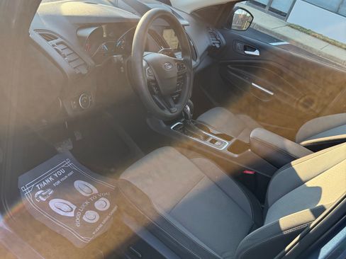 Used 2018 Ford Escape SE w/ SE Sync 3 Package image 6