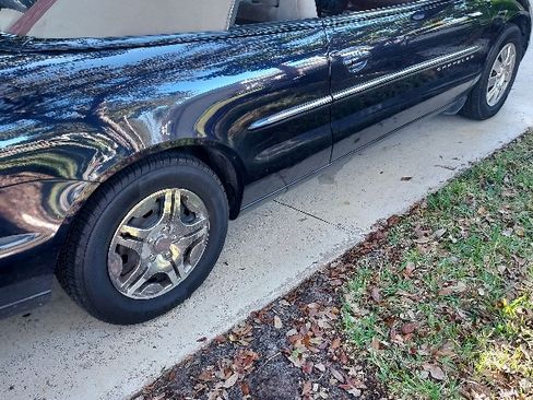 Used 2001 Chrysler Sebring LX image 6