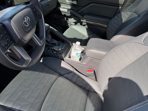 Used 2024 Toyota Tacoma TRD Off-Road image 12