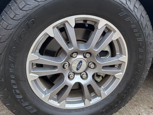 Used 2020 Ford F150 Lariat image 4