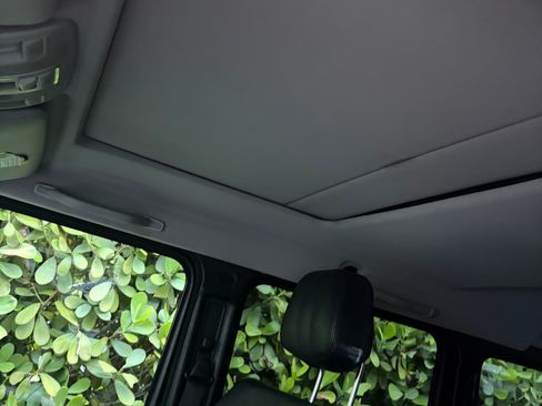 Used 2017 Mercedes-Benz G 550 image 13
