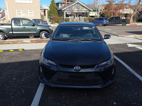 Used 2015 Scion tC image 4