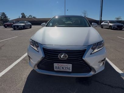 Used 2017 Lexus ES 350 w/ Luxury Package