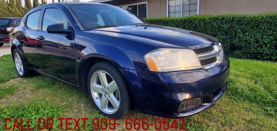 Used 2013 Dodge Avenger SE FWD image 1