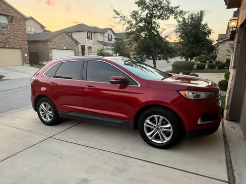 Used 2020 Ford Edge SEL w/ Convenience Package FWD image 2