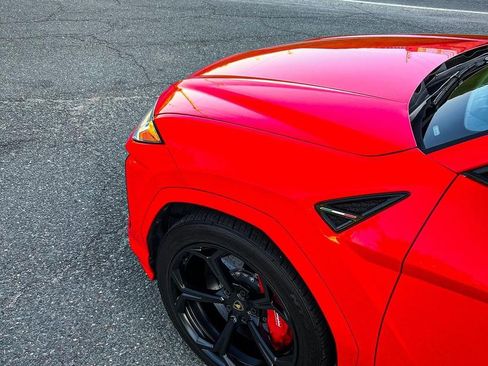 Used 2021 Lamborghini Urus image 11