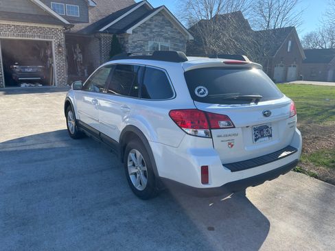Used 2014 Subaru Outback 3.6R Limited image 4