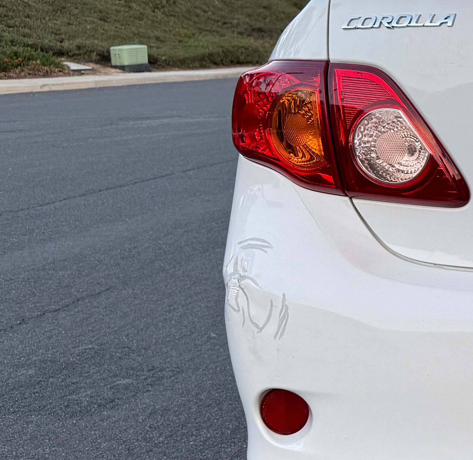 Used 2010 Toyota Corolla LE FWD image 19