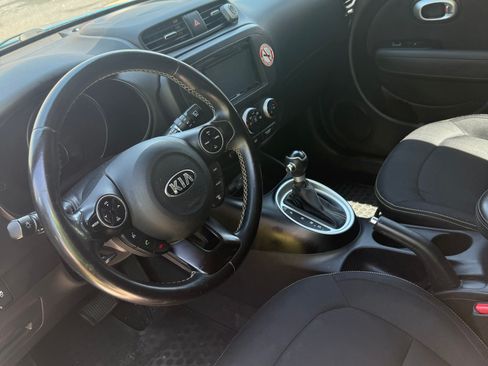 Used 2016 Kia Soul + w/ Designer's Package FWD image 8
