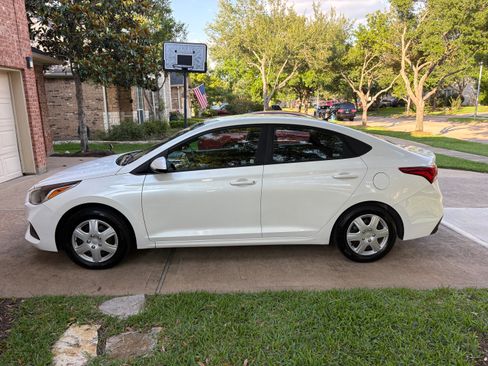 Used 2021 Hyundai Accent SE FWD image 10