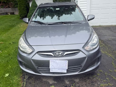 Used 2014 Hyundai Accent GLS FWD image 1
