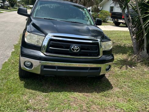 Used 2013 Toyota Tundra 4x4 Double Cab image 2