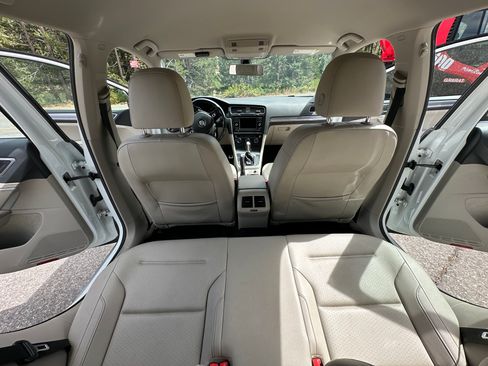 Used 2019 Volkswagen Golf Alltrack S AWD/4WD image 9