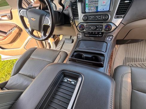 Used 2019 Chevrolet Suburban Premier AWD/4WD image 30