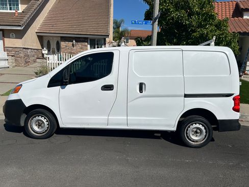Used 2015 Nissan NV200 S w/ Back Door Glass Package image 5