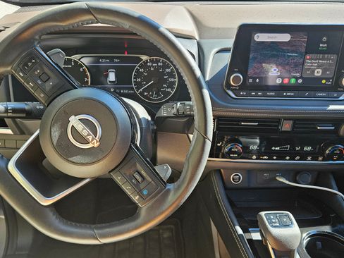 Used 2023 Nissan Rogue SL image 8