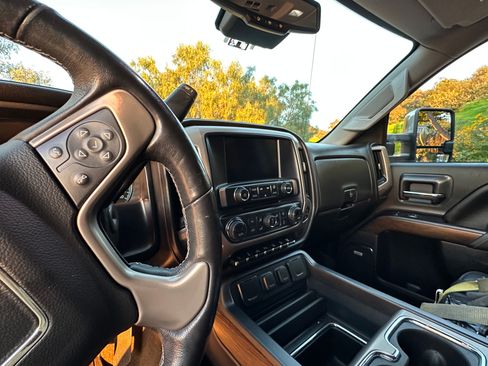 Used 2018 GMC Sierra 2500 Denali w/ Duramax Plus Package image 19