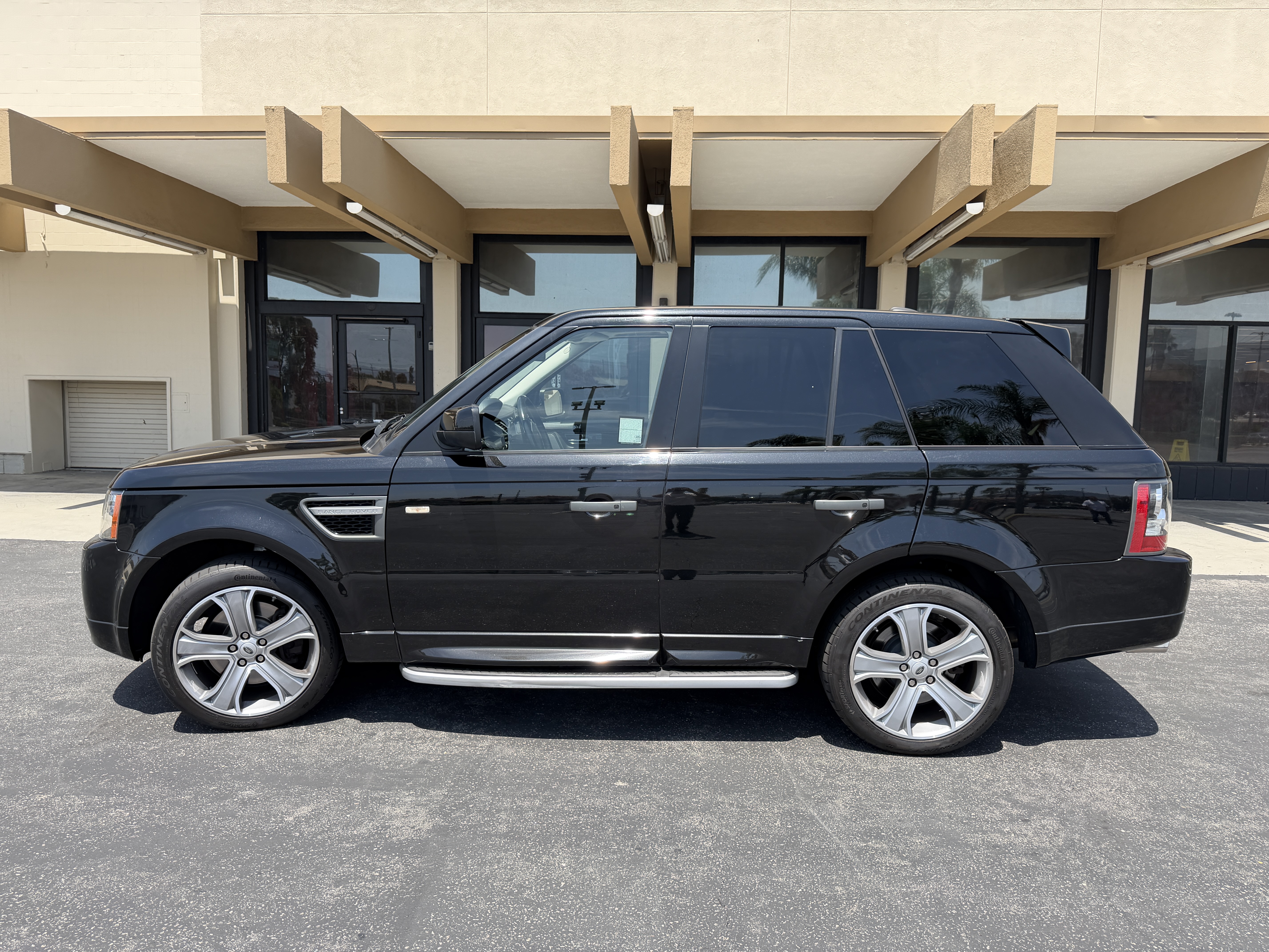 Used 2011 Land Rover Range Rover Sport HSE AWD/4WD image 24