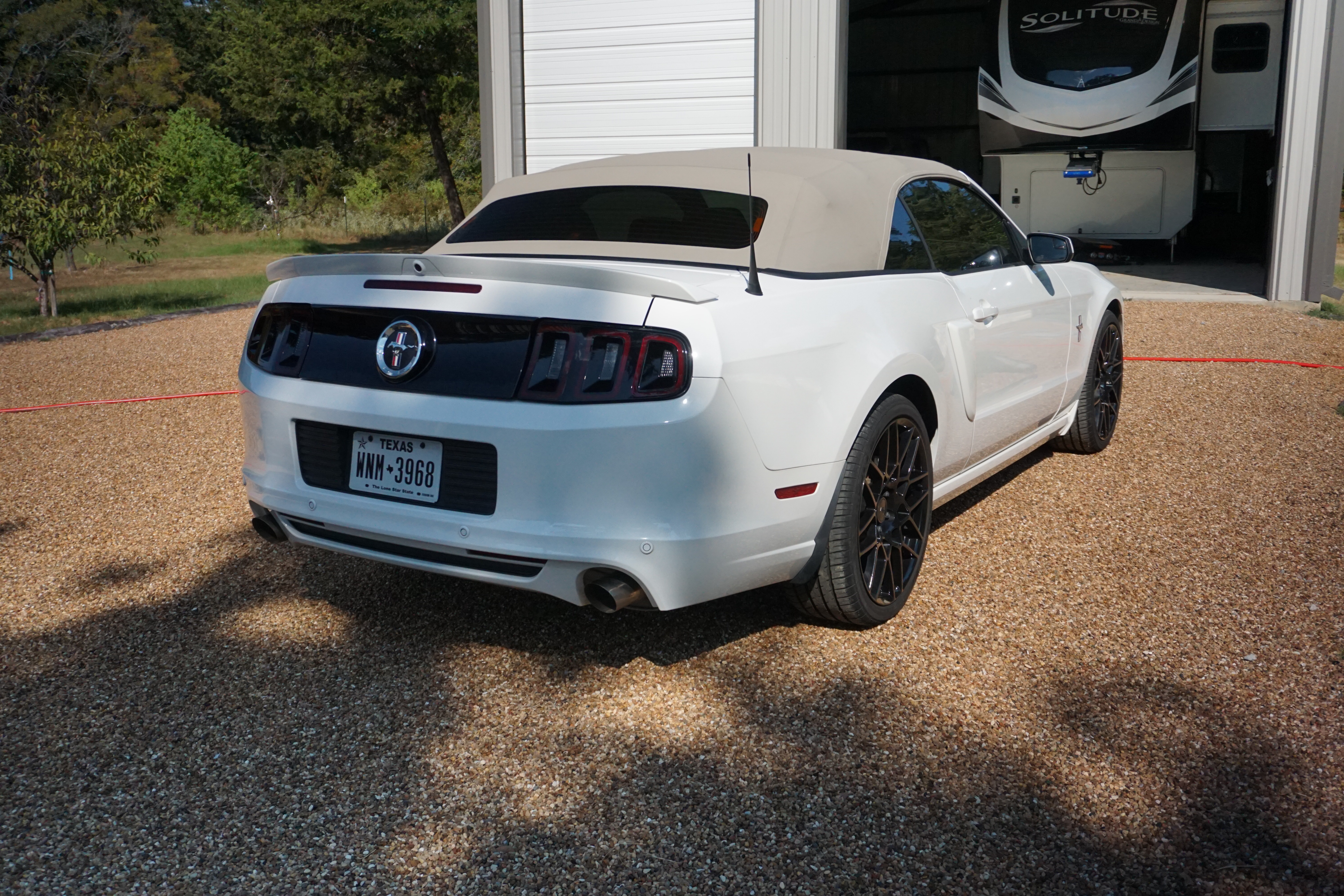 Used 2013 Ford Mustang Premium w/ Electronics Pkg RWD image 6
