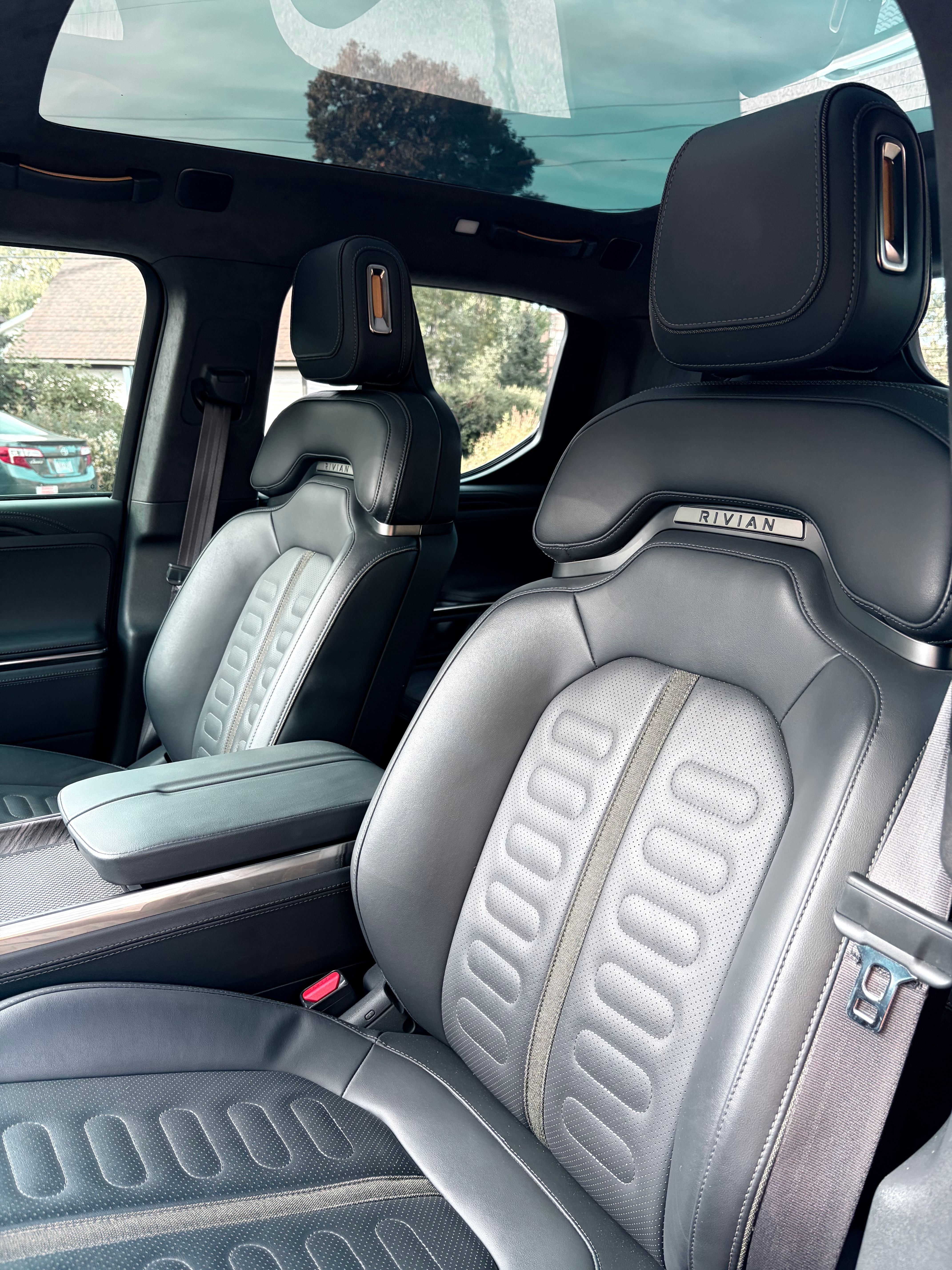 Used 2022 Rivian R1T Adventure AWD/4WD image 21
