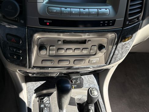 Used 2007 Toyota Land Cruiser w/ Convenience Pkg image 10