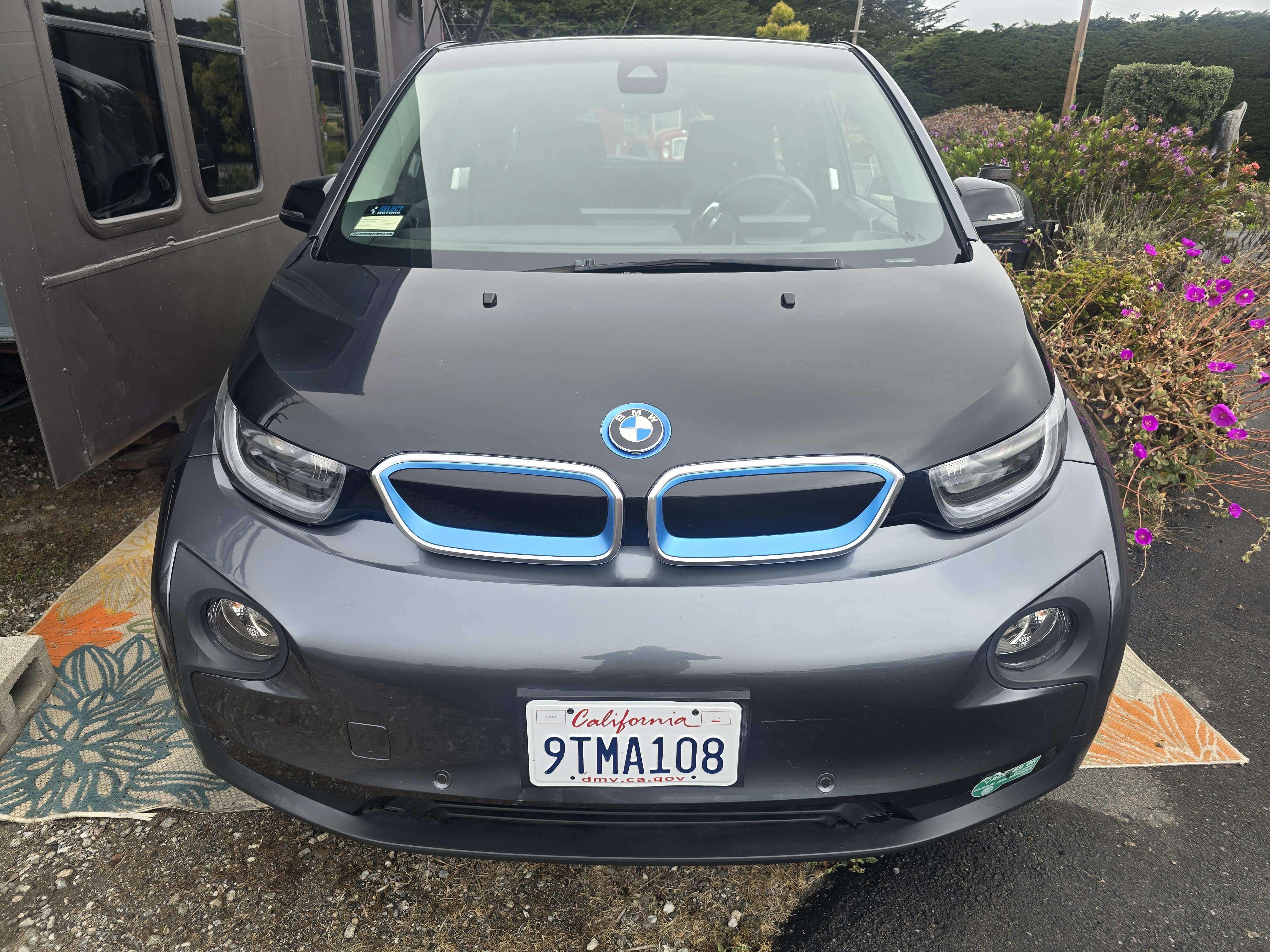 Used 2017 BMW i3 w/ Range Extender RWD image 1