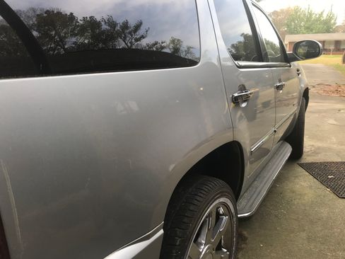 Used 2013 Cadillac Escalade Luxury image 6